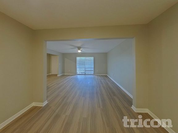 4th image of 3501 Calgary Ln