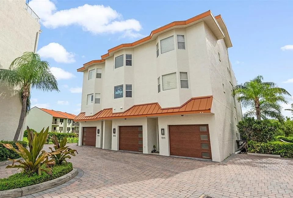 1593 Pinellas Bayway S