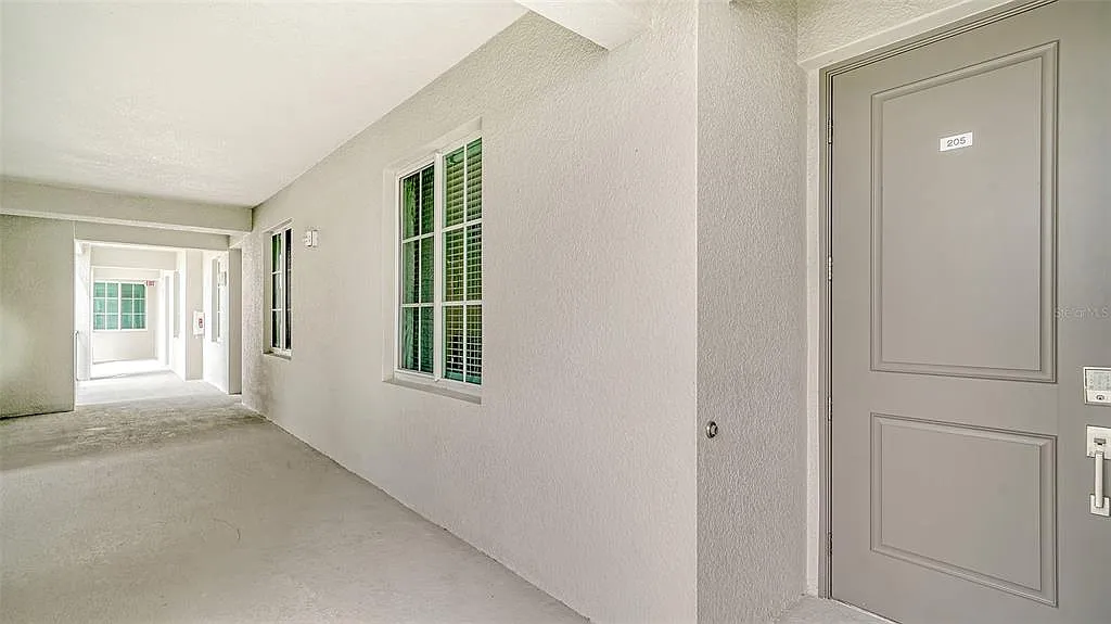 2 bed, 2.0 bath, 1120 sqft, $6,000 — Photo 2