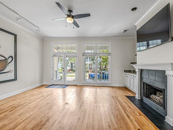 4th image of 921 Harbor View Dr