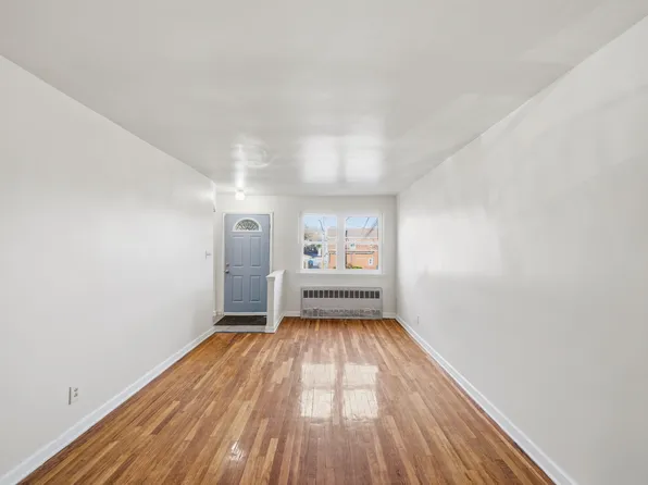 9816 Avenue J image 2 of 11