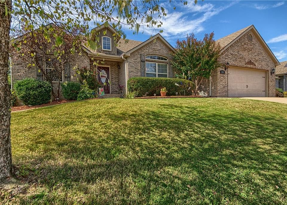 1st image of 721 Sienna Dr