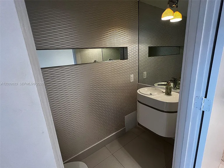 18671 Collins Ave #402 — Photo 13