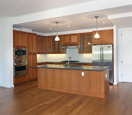Sold by Manhattan Skyline | media 2