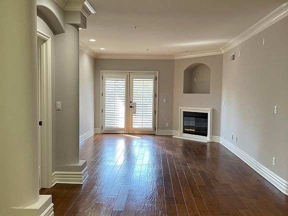 2nd image of 204-10618 Woodbridge St #204