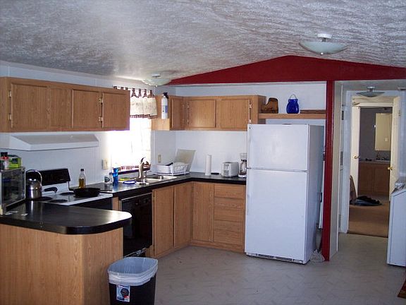 4th image of 224 N Agate Dr