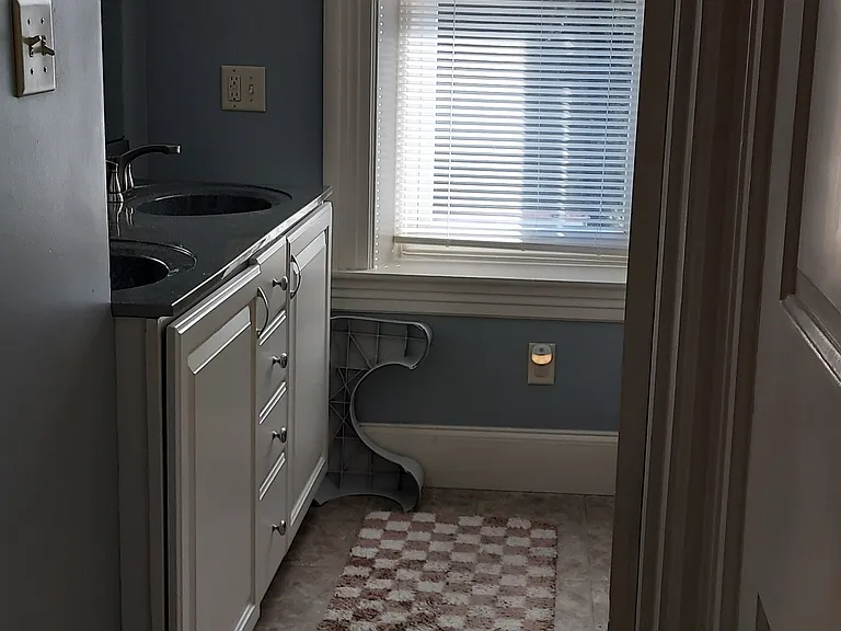702 Locust St #A — Photo 12