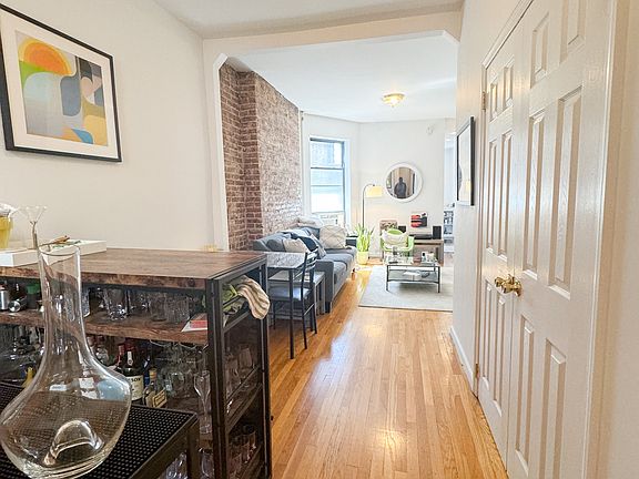 4th image of 326 E 90th St APT 5