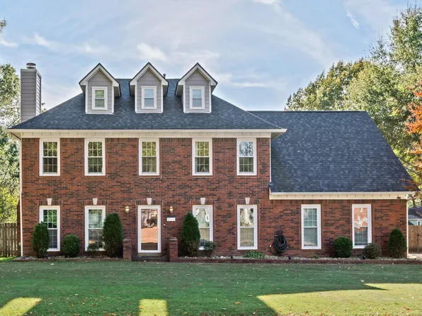 219 E Nolley Dr, Collierville, TN 38017