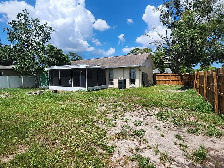 3154 Laird Dr — Photo 11