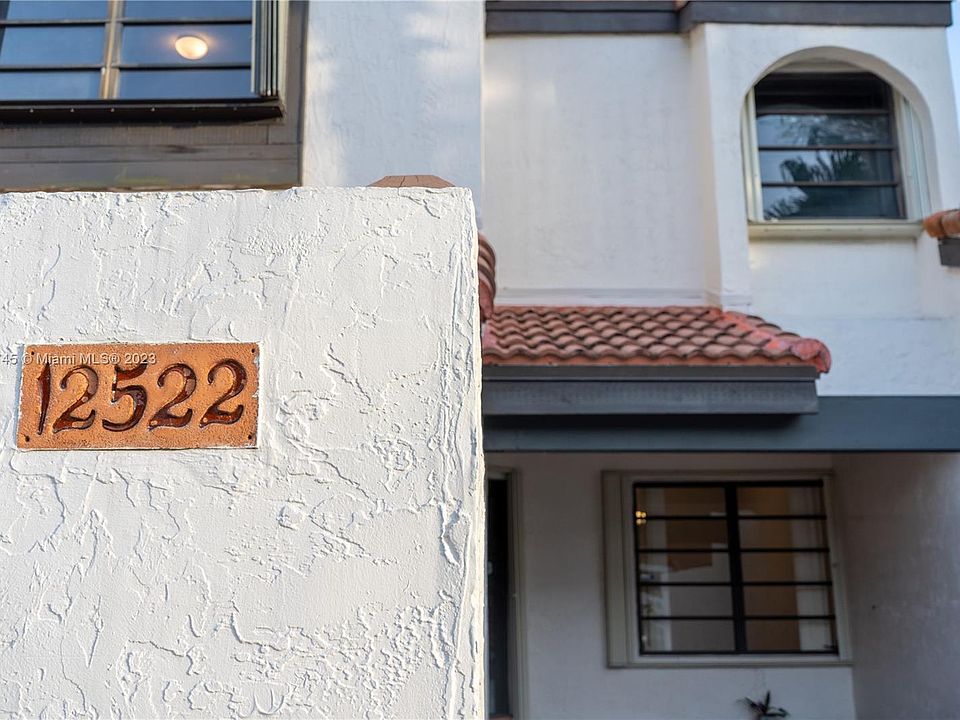 1st image of 12522 SW 94th Ln #12522