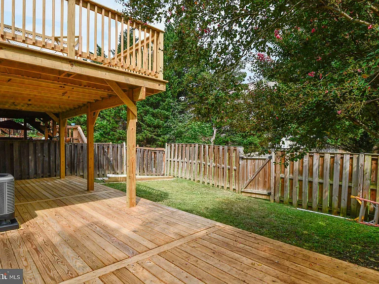 10709 Gideon Ct — Photo 38