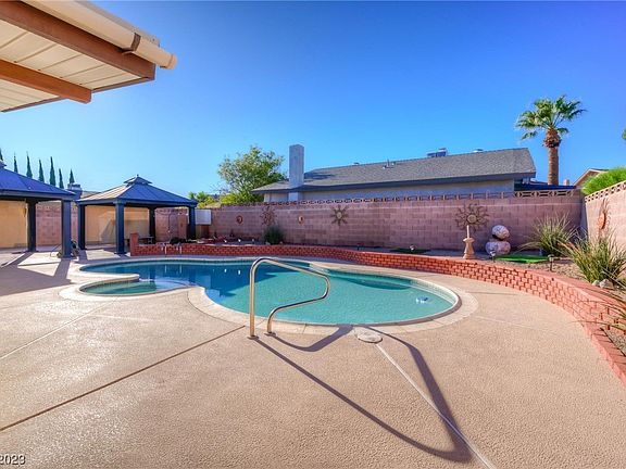 3rd image of 658 Del Prado Dr