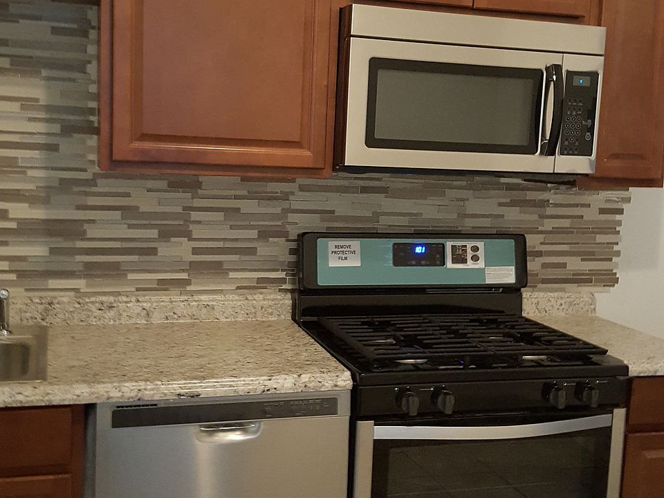 Brand new kitchen with new appliances.