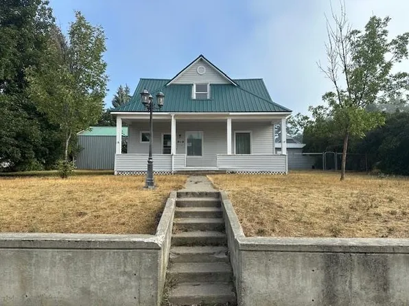 818 W 3rd St, Newport, WA 99156