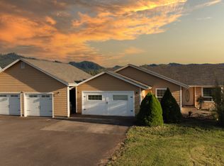 205 Fair Oaks Rd, Oakland, OR 97462