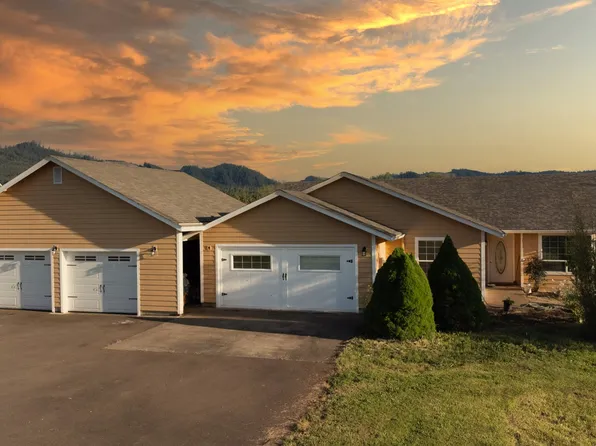 205 Fair Oaks Rd, Oakland, OR 97462