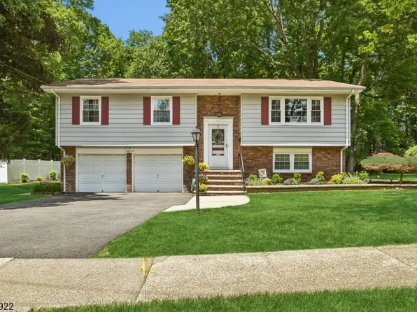 42 Davenport Ave, Roseland Boro, NJ 07068