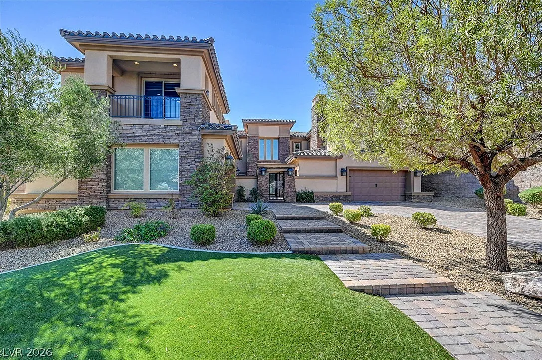6 bed, 5.5 bath, 6250 sqft, $25,000 — Photo 2