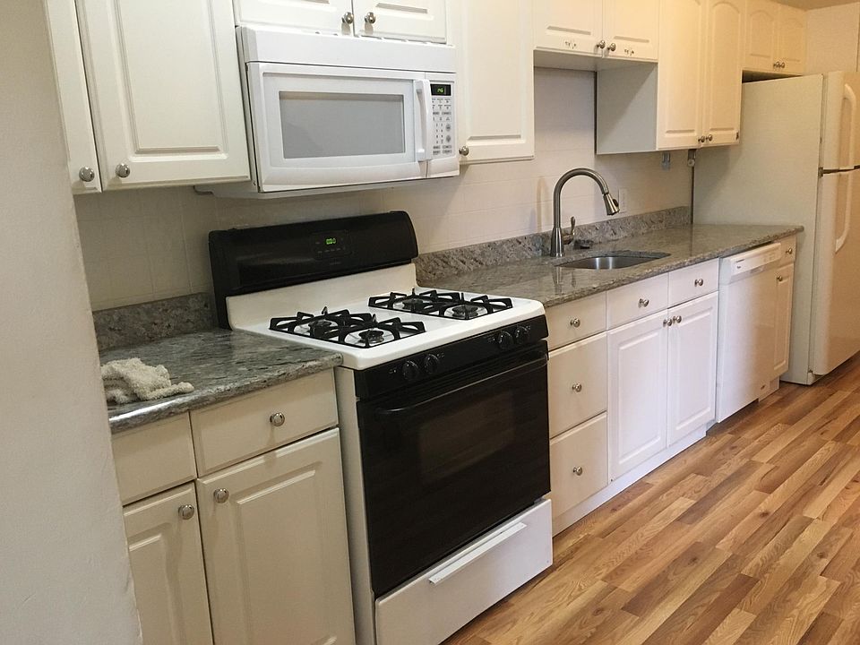 1st image of 209 Railroad Ave