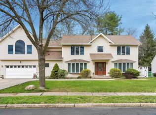 733 Reeder Rd, Paramus, NJ 07652