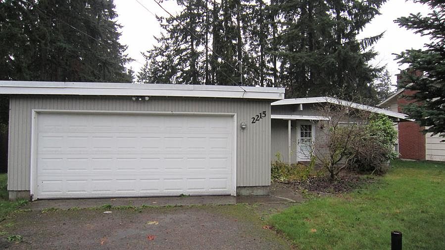 1st image of 2215 Hemlock St SE