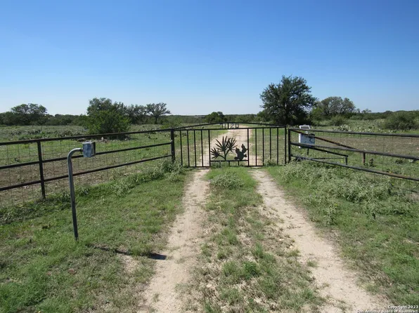 7120 KC 112, Junction, TX 76849