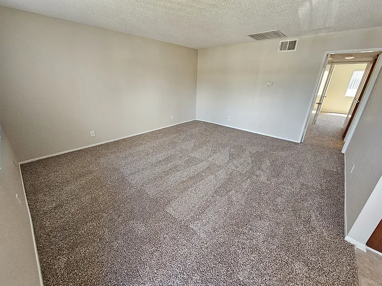 12460 Kittridge St #2 — Photo 4