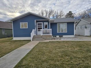 305 S Johnson Ave, Montezuma, KS 67867