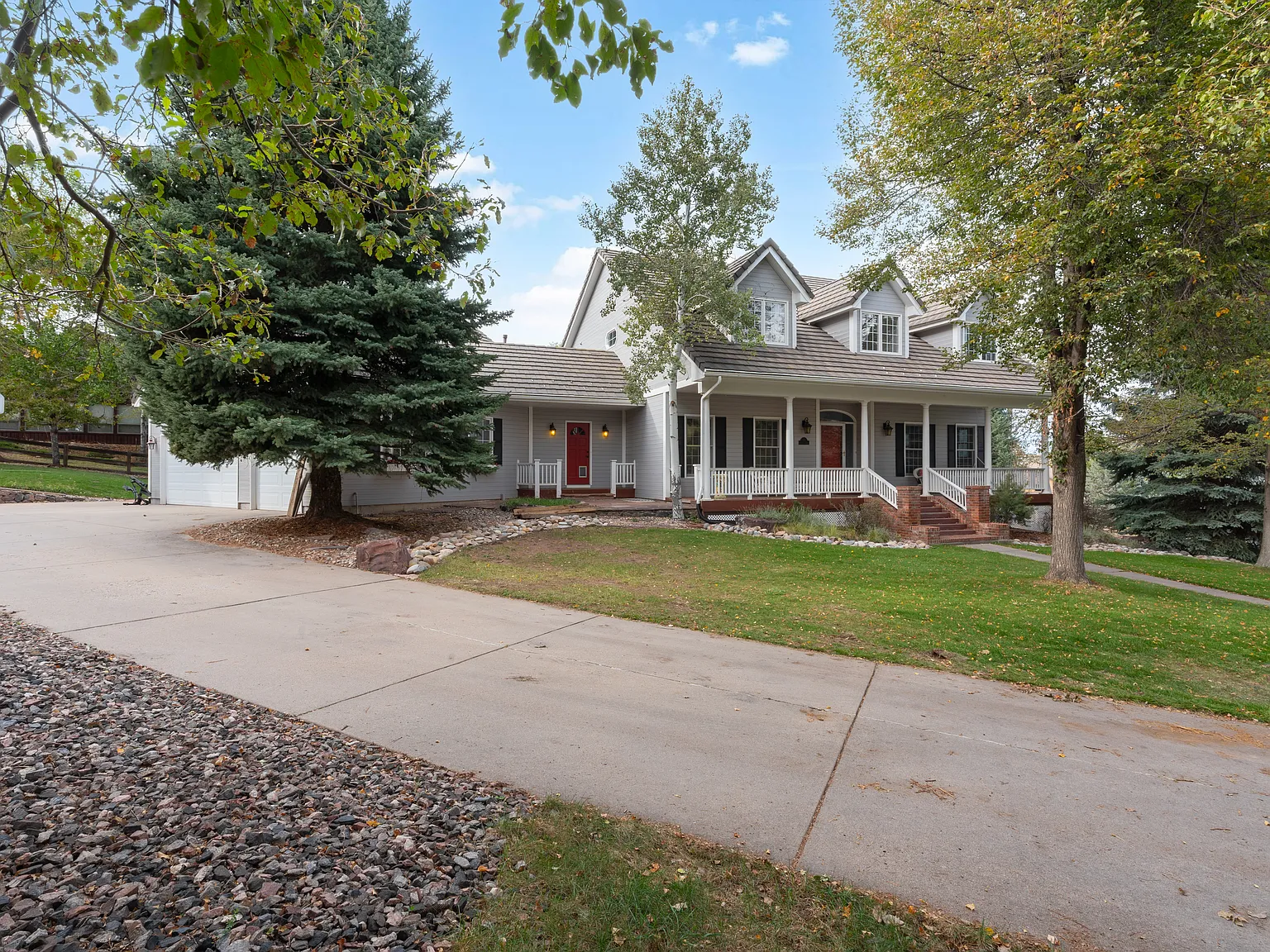 5 bed, 4700 sqft, $5,700 — Photo 3