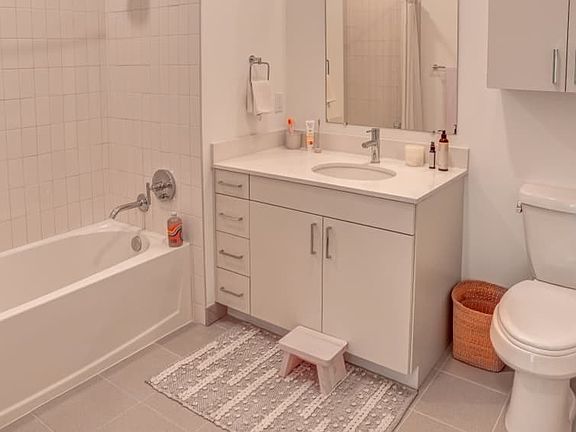 5th image of 130 Clarke Ave #325