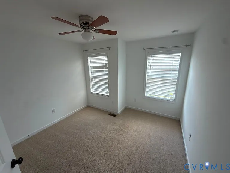 11403 Hayloft Ln — Photo 18