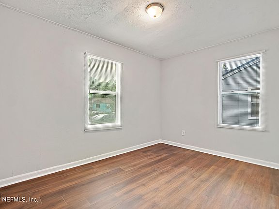 4th image of 960 Ontario St
