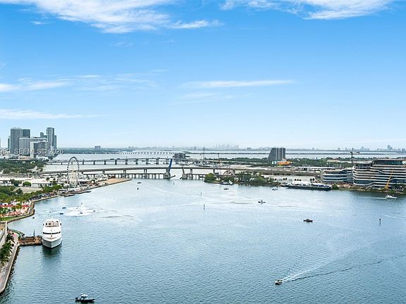 4th image of 888 Brickell Key Dr APT 2610