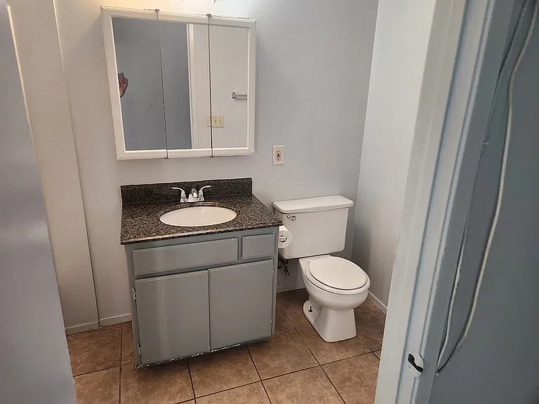 124 W Truslow Ave #4 — Photo 8