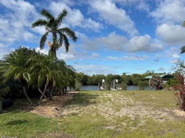 208 Sun Cir, Fort Myers, FL 33905