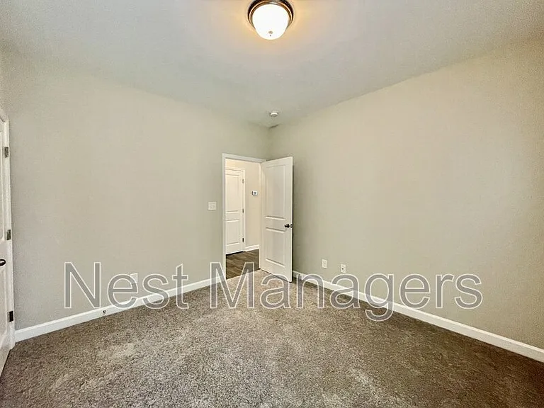 1102 Norwood St — Photo 14