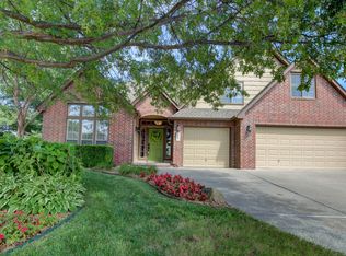 423 N Aster Ct W, Broken Arrow, OK 74012