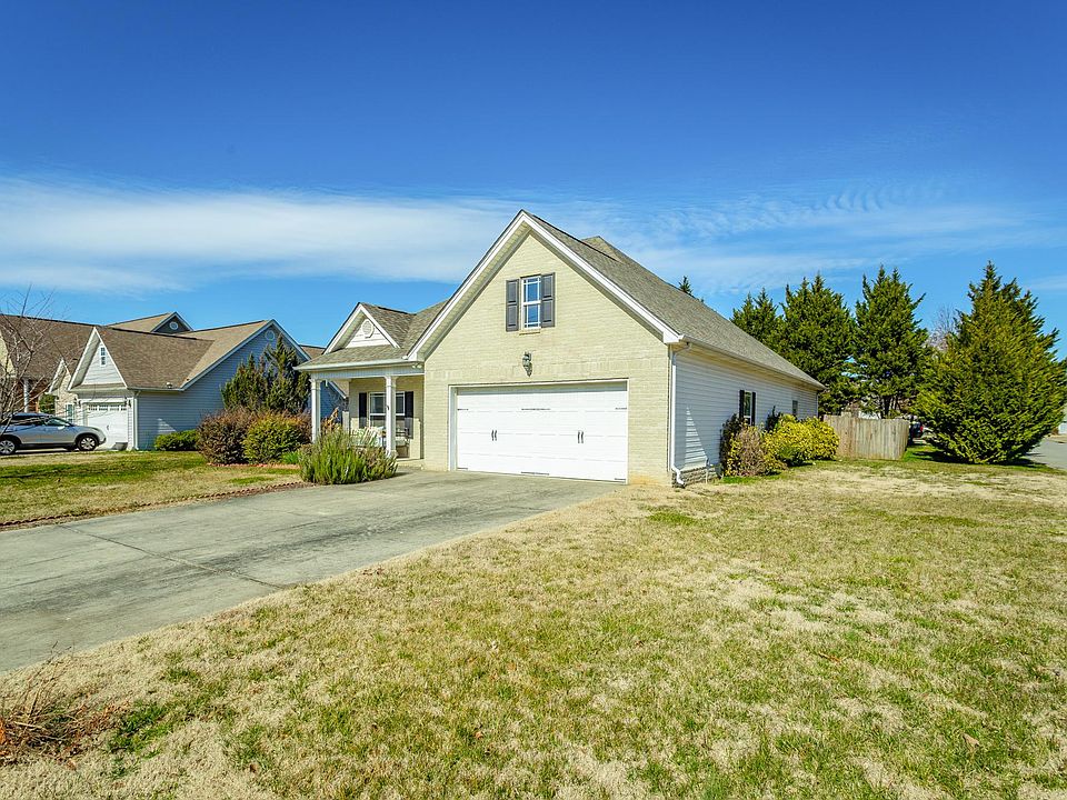 1st image of 2571 Waterhaven Dr