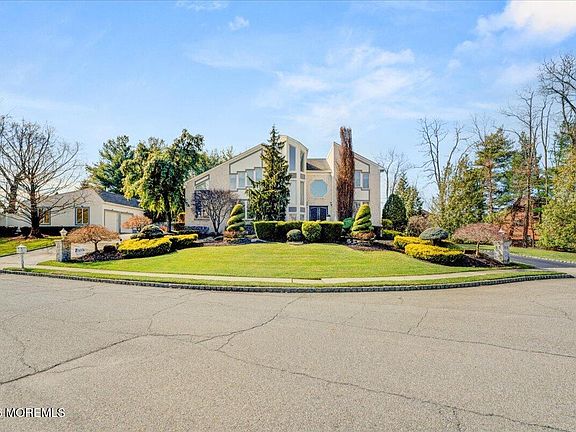 3rd image of 5 Cherry Point Court