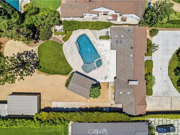 5823 Lubao Ave, Woodland Hills, CA 91367