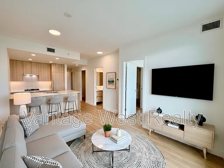 1626 Water St #2403 — Photo 1