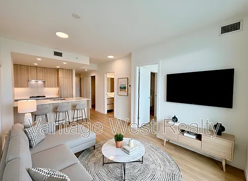 1626 Water St #2403 Photo 1