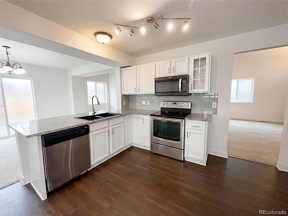 5th image of 2332 Hyacinth Road