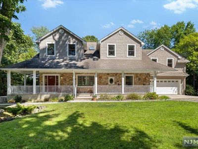 308 Forest Glen Ave, Franklin Lakes, NJ, 07417