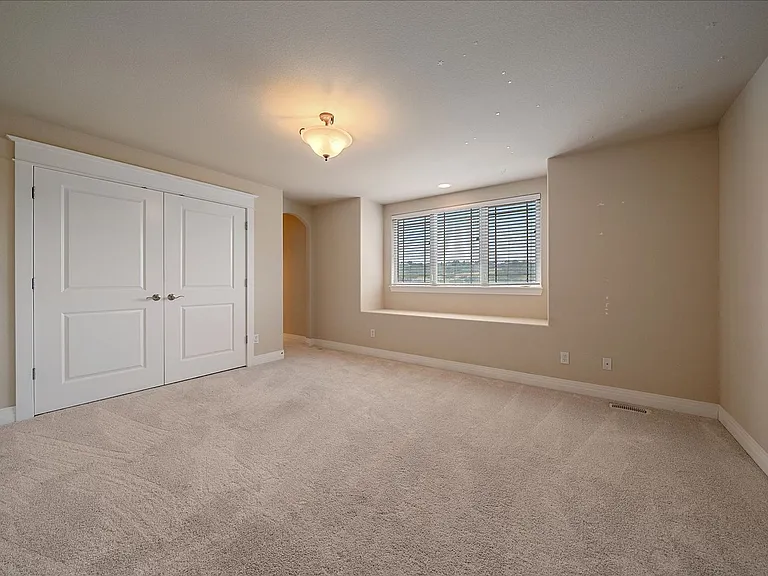 6265 Diamond Ridge Pkwy — Photo 24