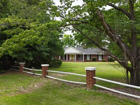 225 Mindi Ln, Jesup, GA 31546