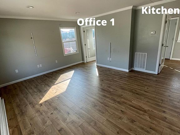 5th image of 635 E 106th St