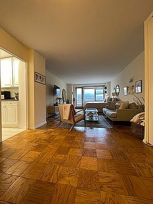 1st image of 250 E 63rd St APT 209