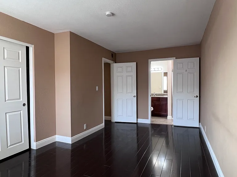 5281 River Glen Dr — Photo 13